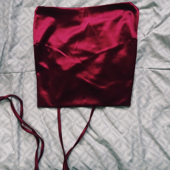 Silk fitted crop top with laced up back - Picture 2 of 2